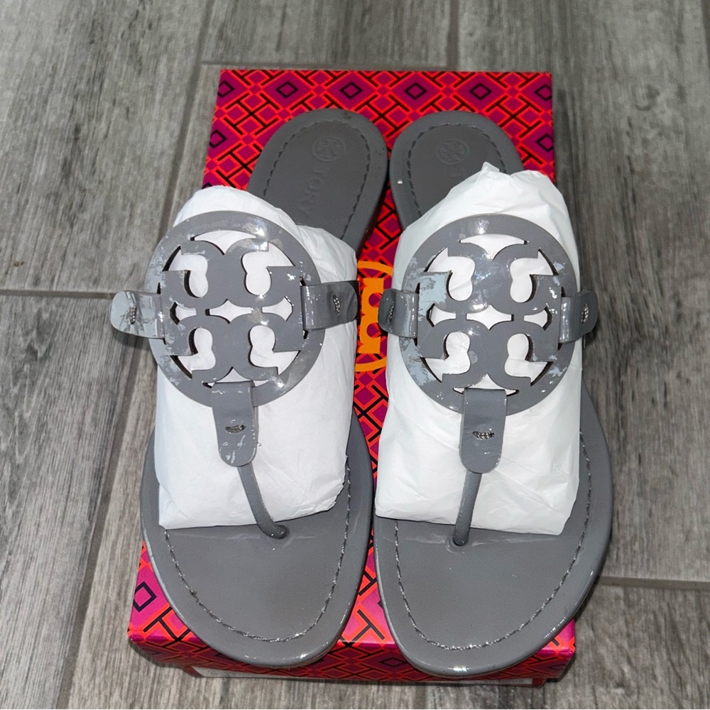 🪩🩶Authentic Tory Burch Miller Sandals & Box Sz10 Gray Patent🌪️⚓️